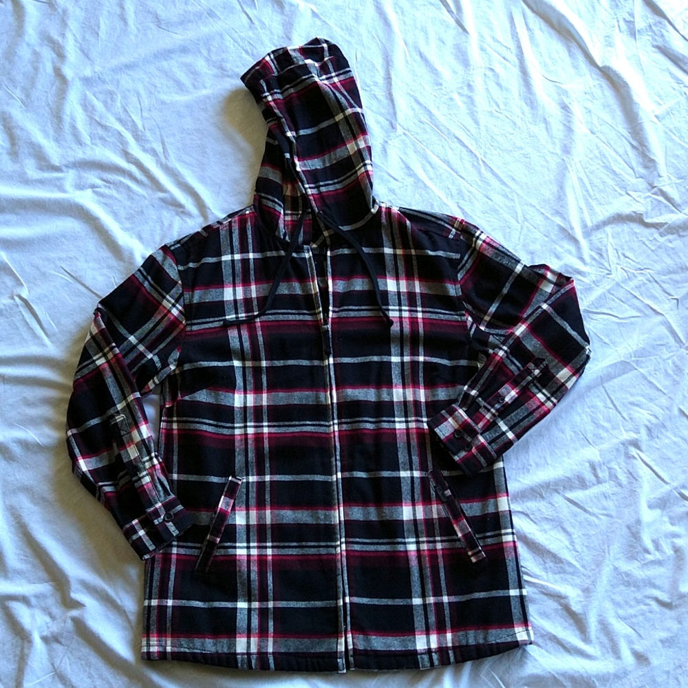 Lightweight shacket with hood